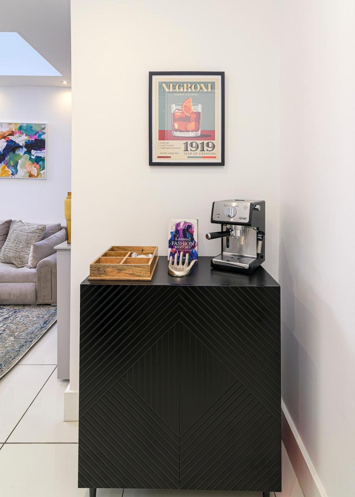 2 Bed Near Victoria & Belgravia Near Shops & Restaurants